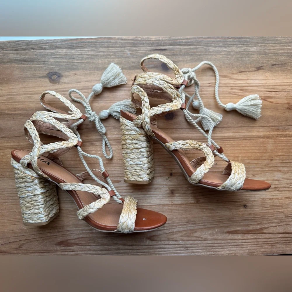 MIA Gigi Size 10 Raffia Braided Lace Up Block Heel Boho Sandals Tan